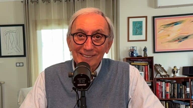 Porque é que toda a gente reconhece esta voz? Júlio Isidro